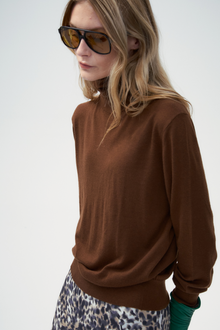 Silk & Cashmere blend Turtleneck Sweater Pull Over - Cream